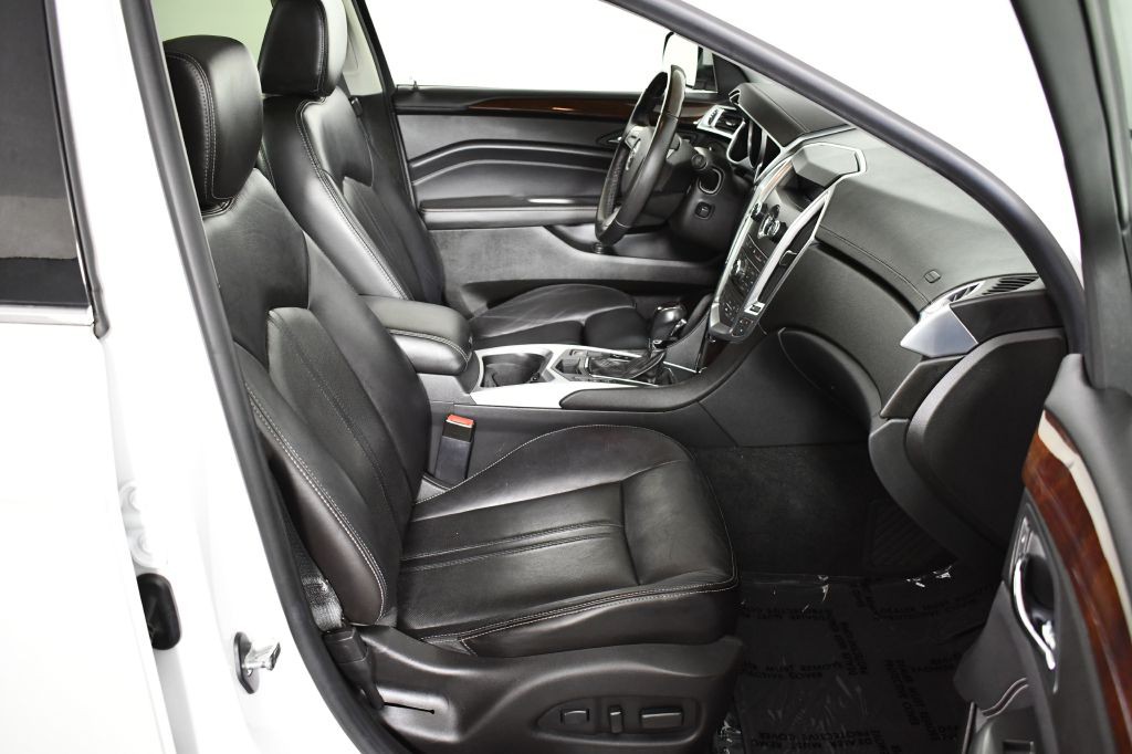 2012 Cadillac SRX Image 22