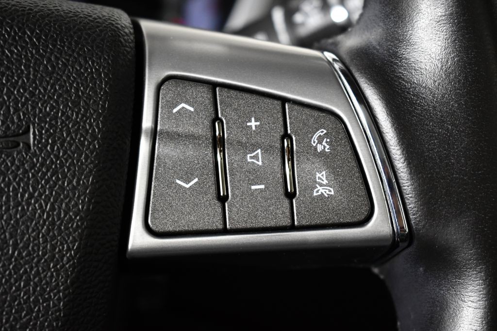 2012 Cadillac SRX Image 32