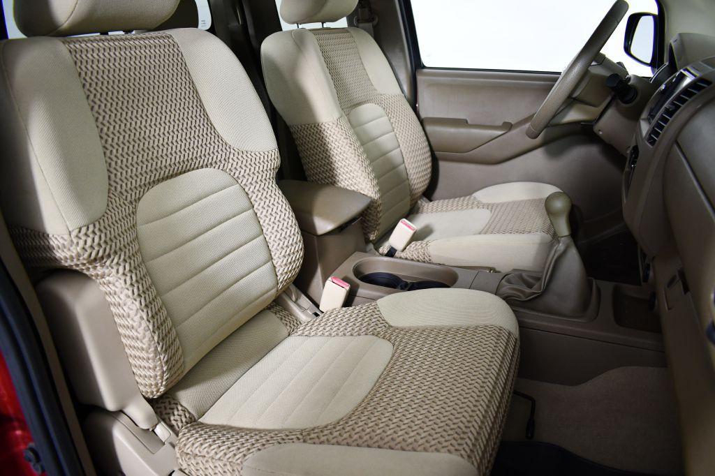 2007 Nissan Frontier Image 24