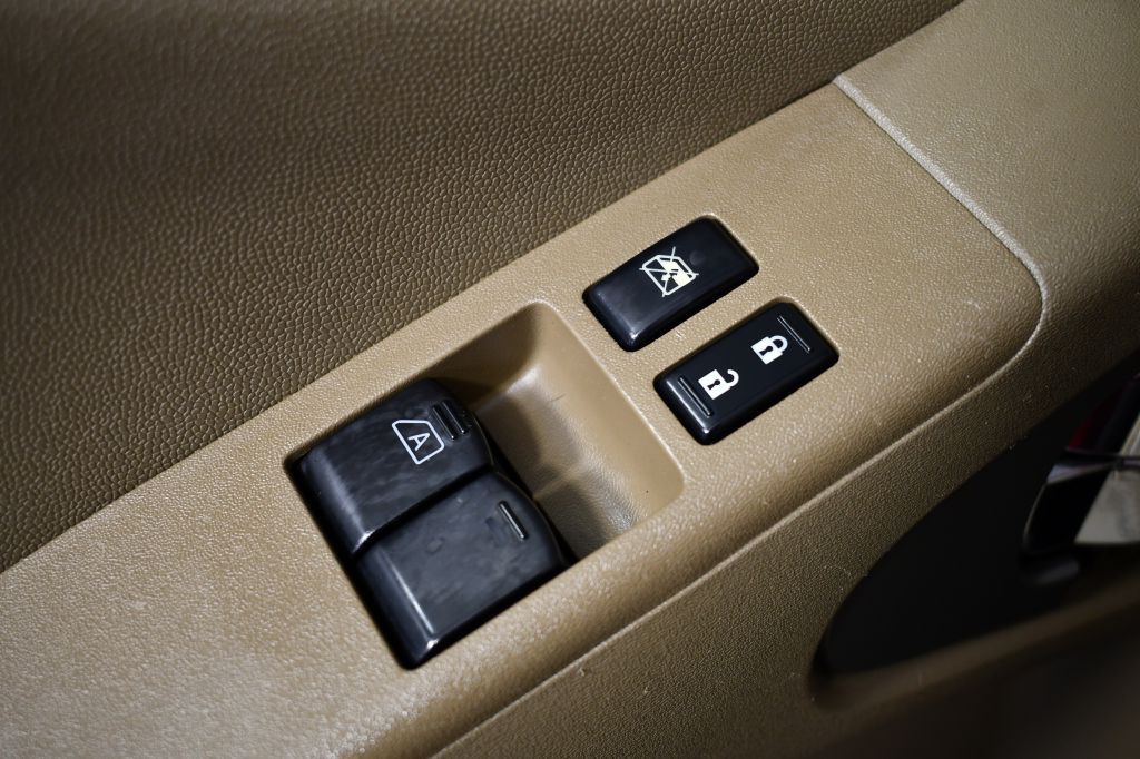 2007 Nissan Frontier Image 43