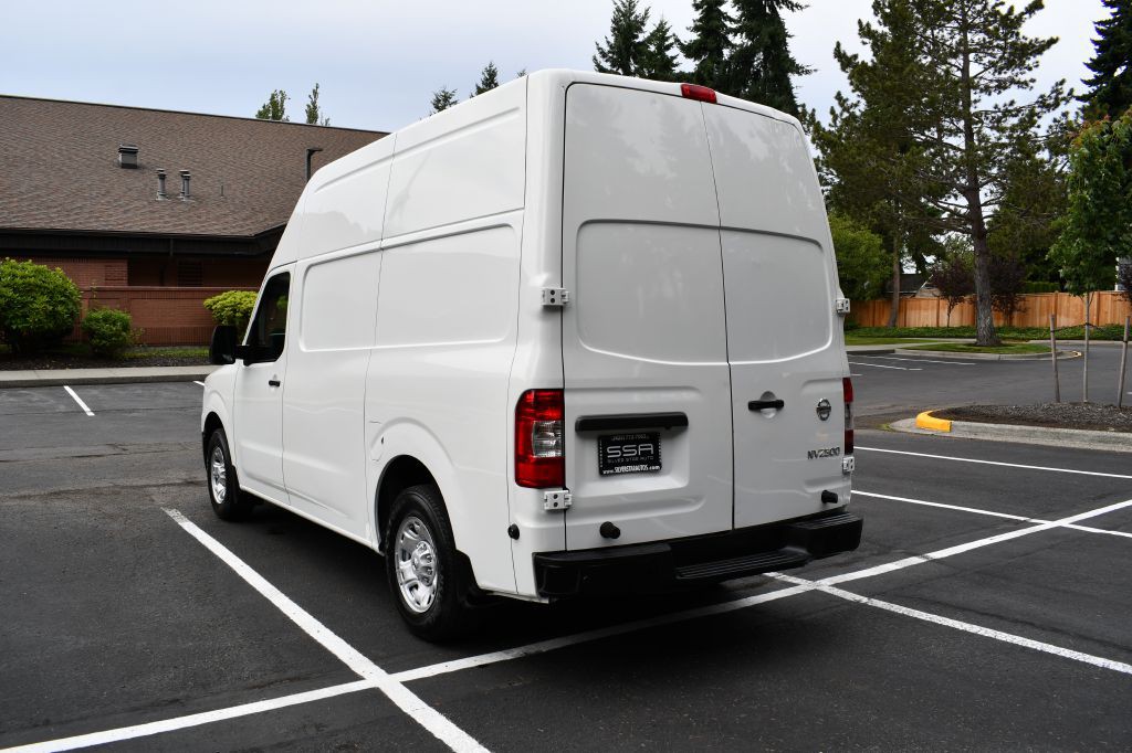 2019 Nissan NV Image 9