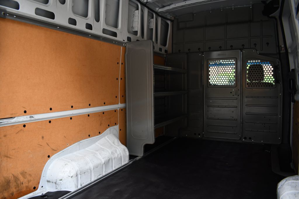 2019 Nissan NV Image 17
