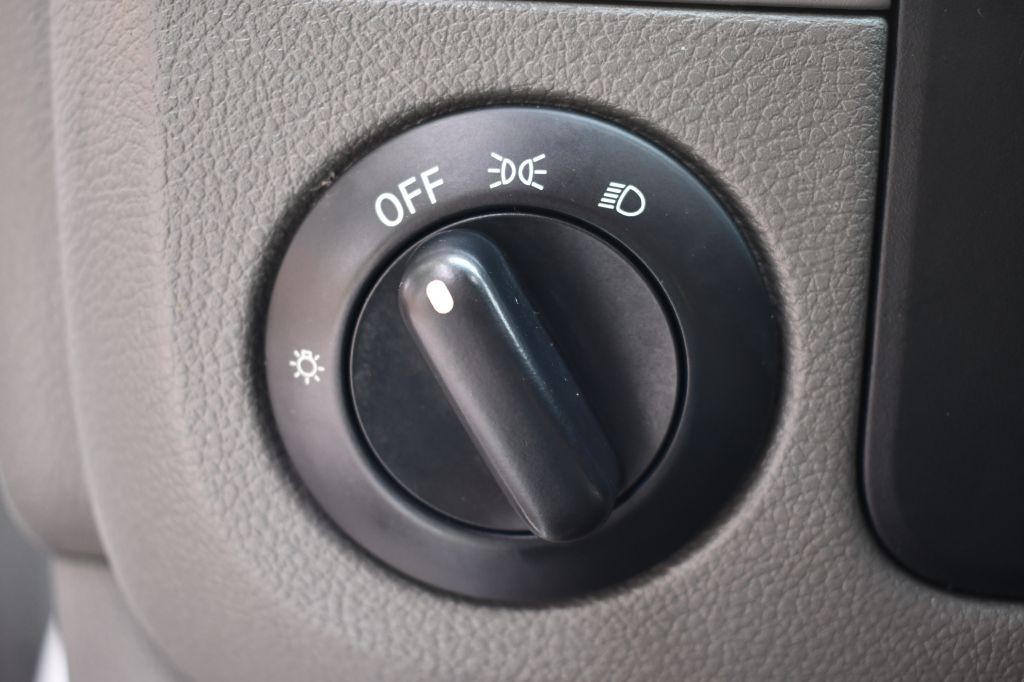 2019 Nissan NV Image 40