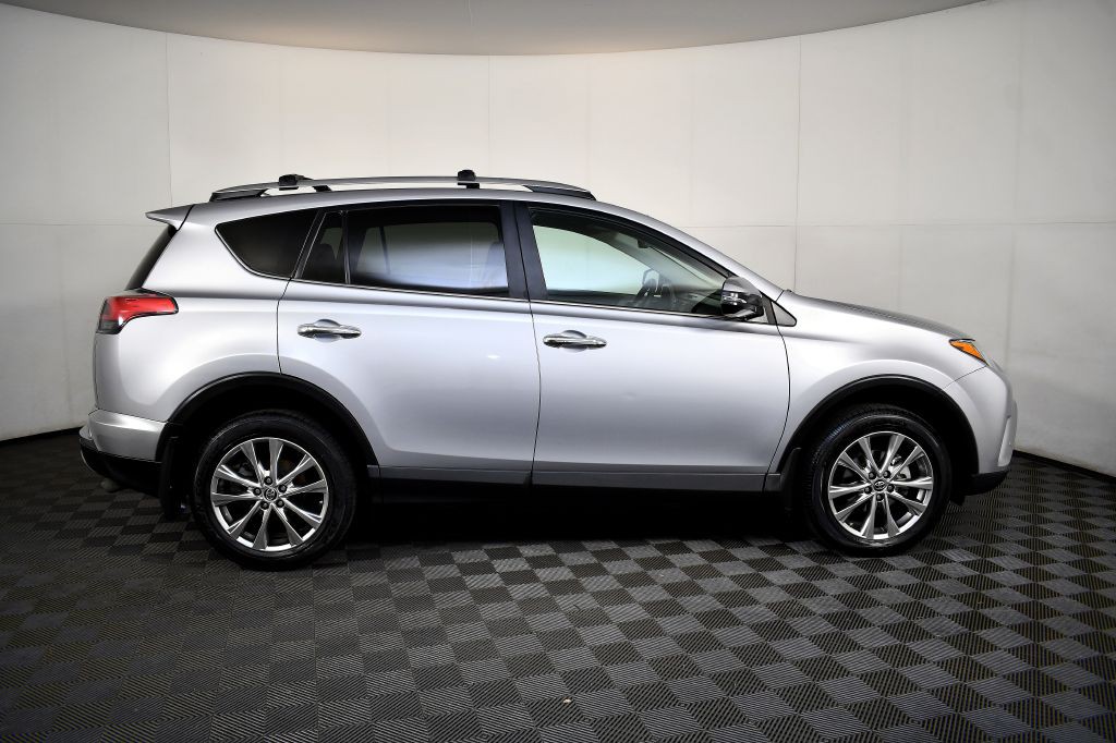 2017 Toyota Rav4 Image 5