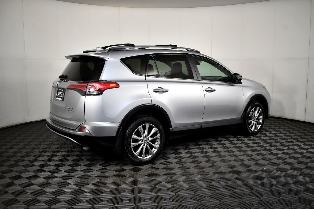 2017 Toyota Rav4 Image 6