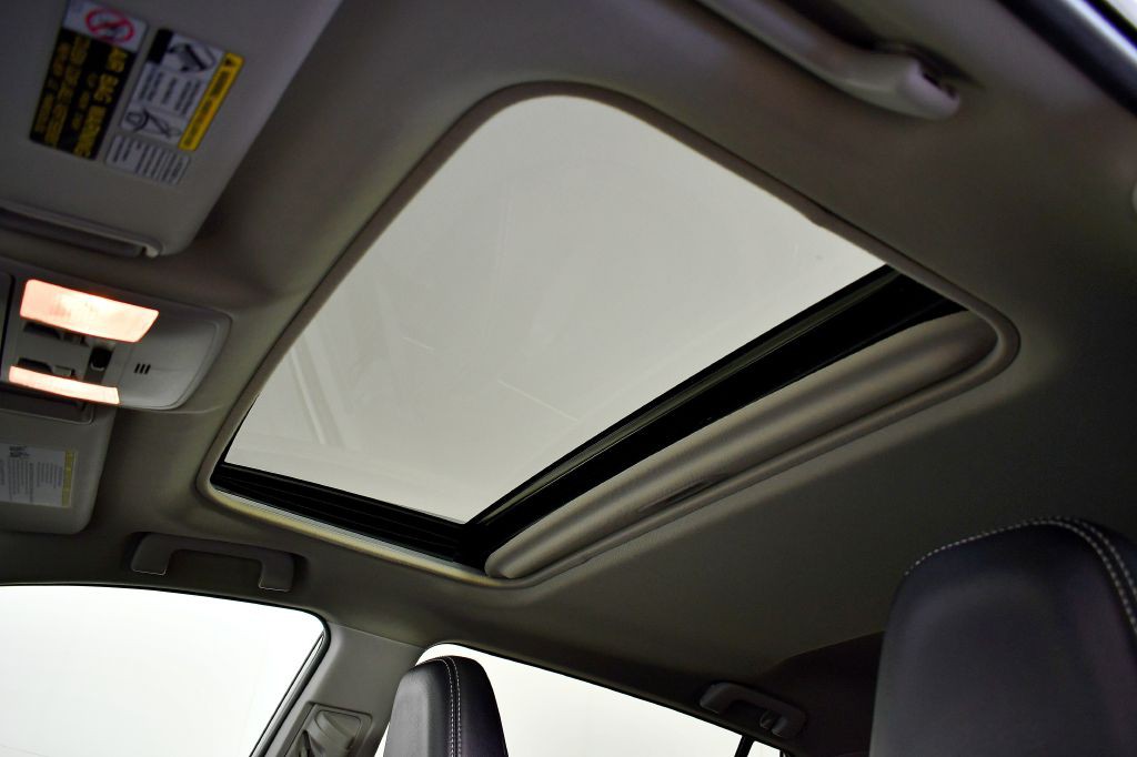 2017 Toyota Rav4 Image 15