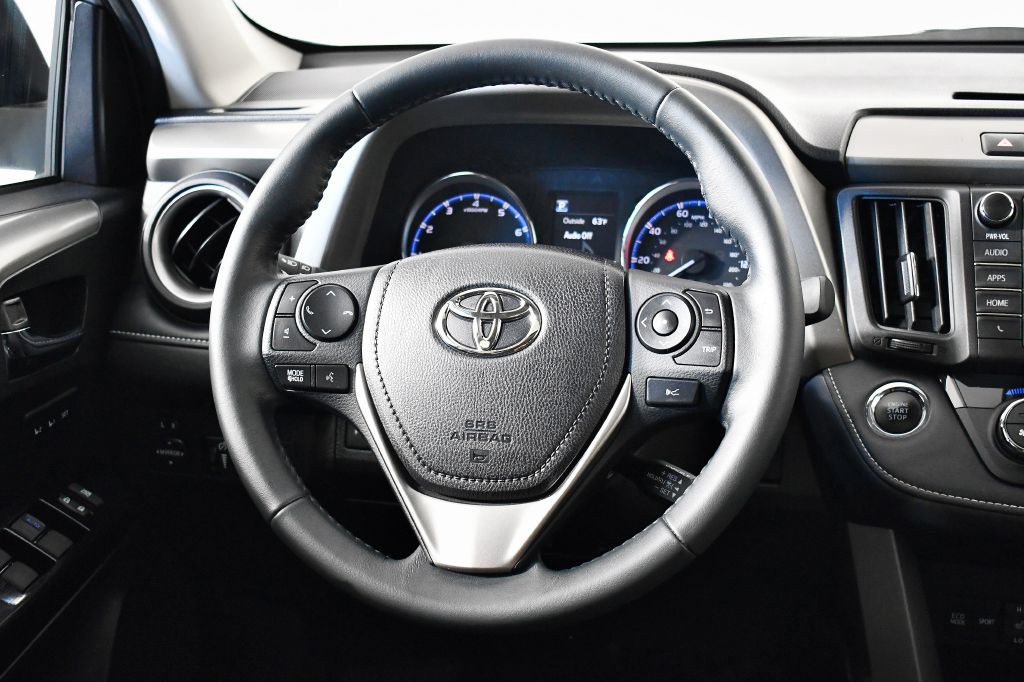 2017 Toyota Rav4 Image 18
