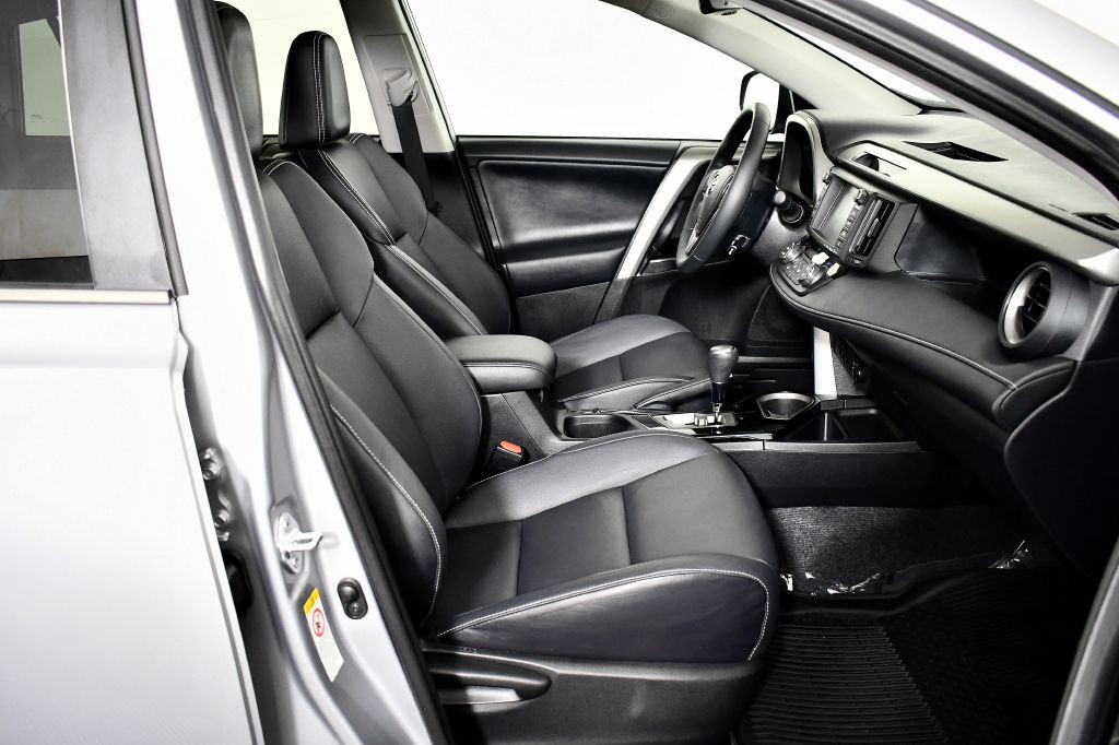 2017 Toyota Rav4 Image 21