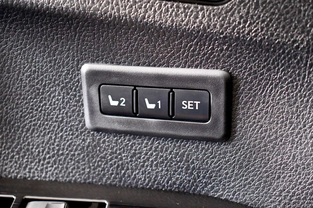 2017 Toyota Rav4 Image 29
