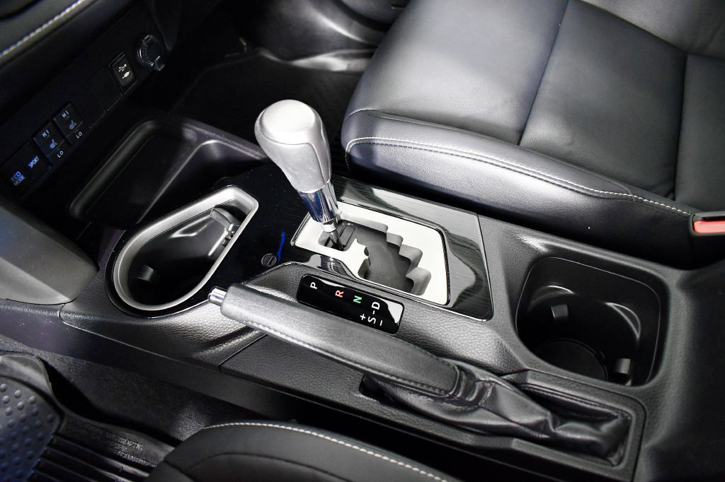 2017 Toyota Rav4 Image 38