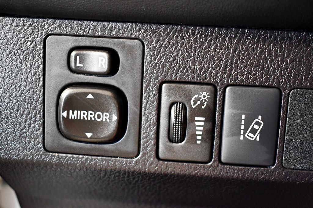 2017 Toyota Rav4 Image 41