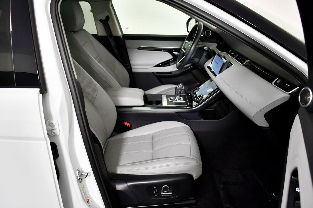 2022 Land Rover Range Rover Evoque Image 24