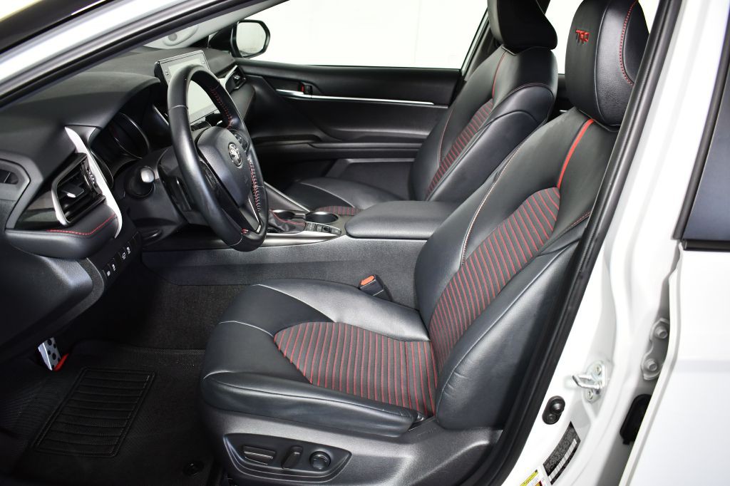 2021 Toyota Camry Image 17