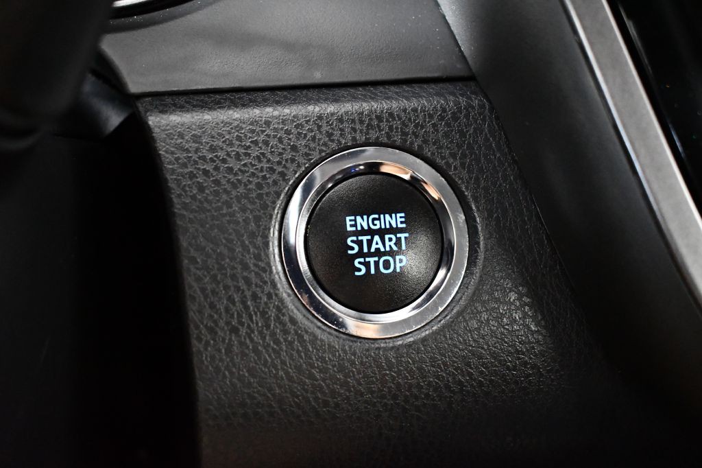 2021 Toyota Camry Image 32