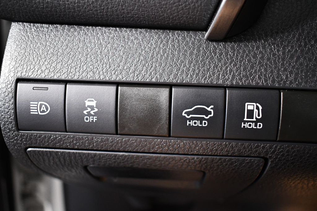 2021 Toyota Camry Image 37