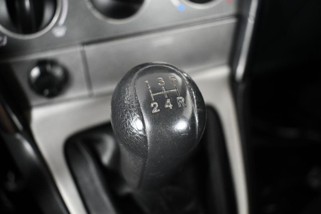 2007 Toyota Corolla Image 33