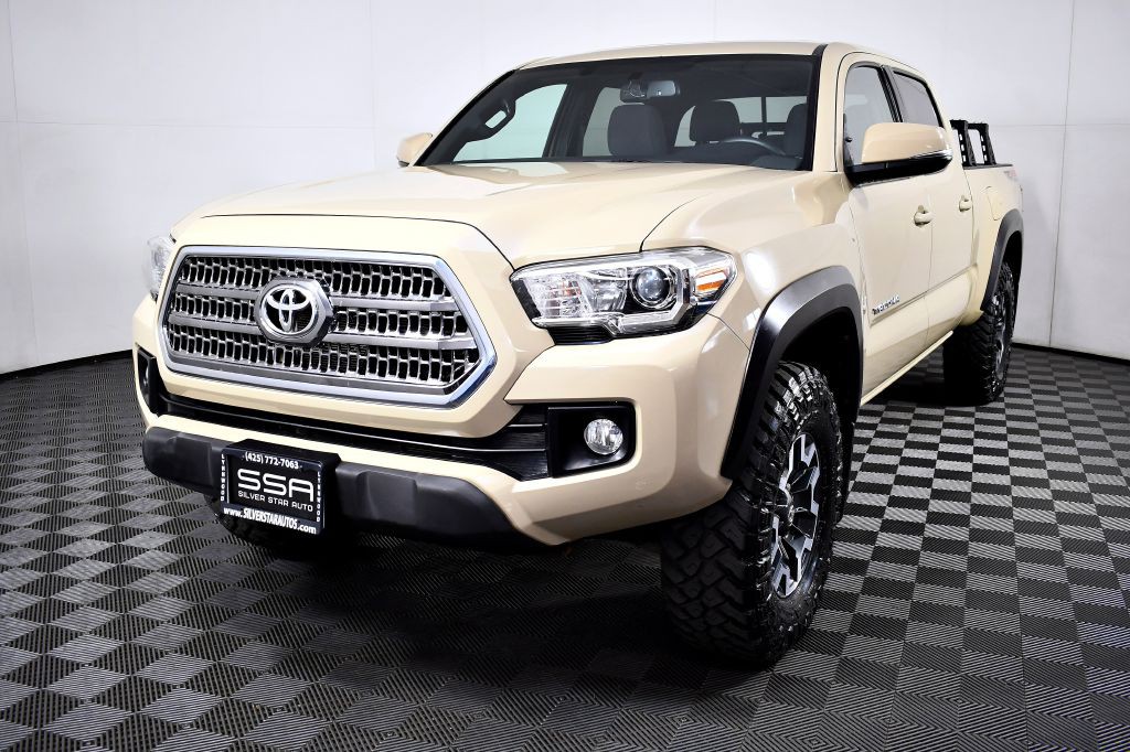 2017 Toyota Tacoma Image 1