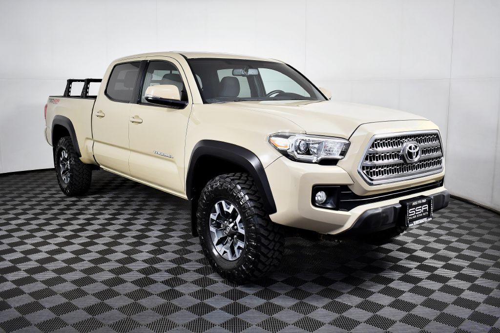 2017 Toyota Tacoma Image 3