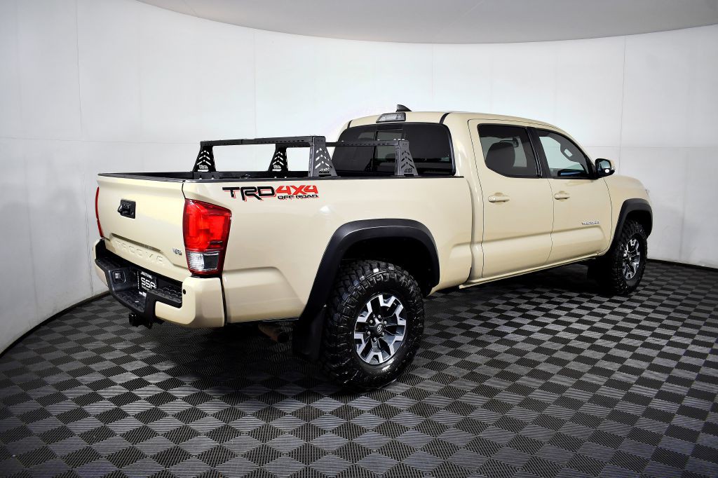 2017 Toyota Tacoma Image 5
