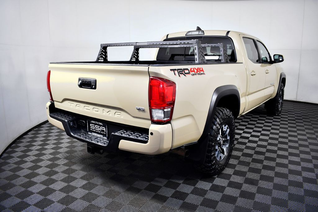 2017 Toyota Tacoma Image 6
