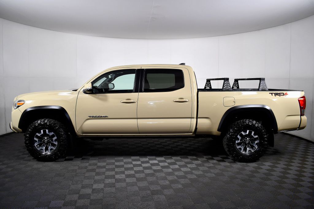 2017 Toyota Tacoma Image 11