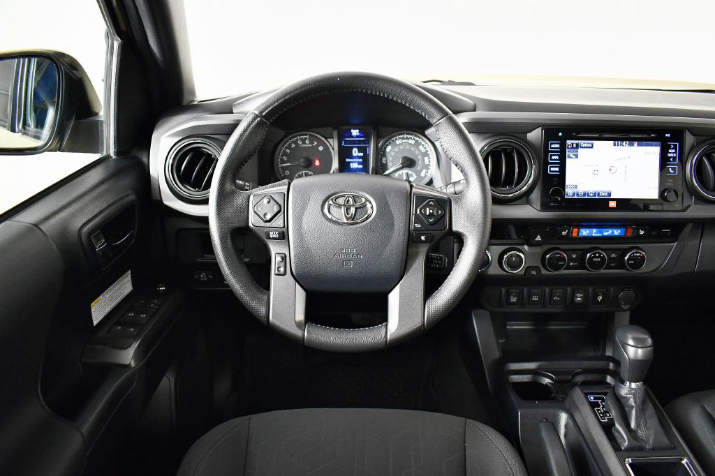 2017 Toyota Tacoma Image 26