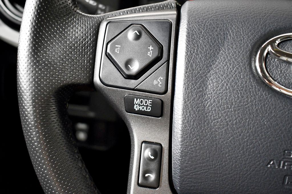 2017 Toyota Tacoma Image 28