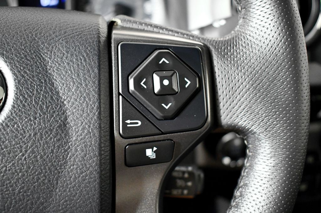 2017 Toyota Tacoma Image 29