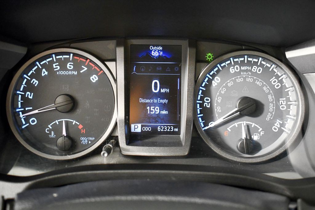 2017 Toyota Tacoma Image 30