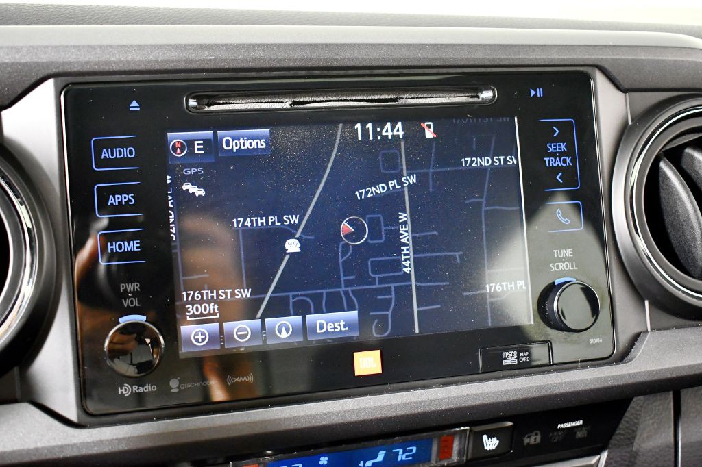 2017 Toyota Tacoma Image 32