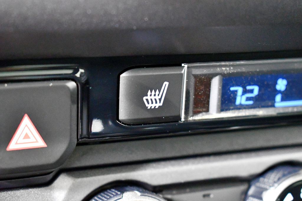 2017 Toyota Tacoma Image 36