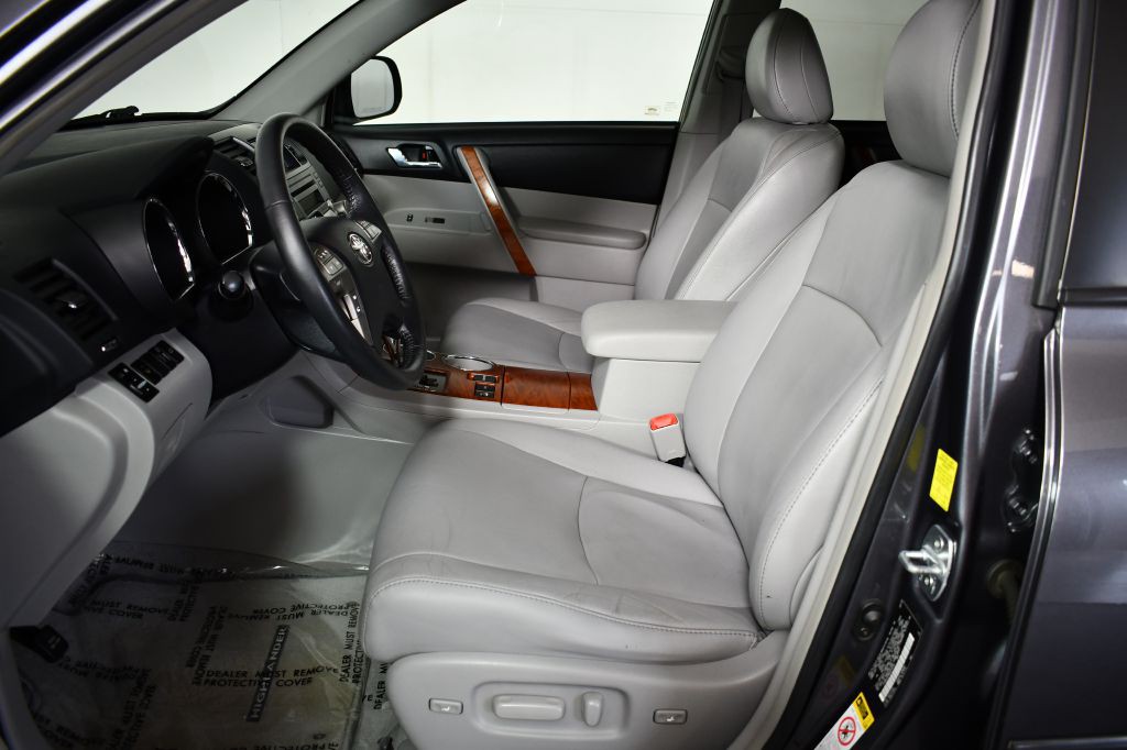 2010 Toyota Highlander Image 17