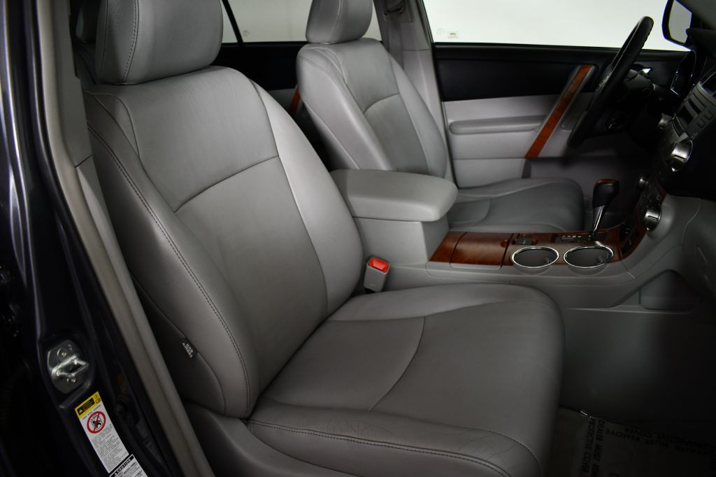 2010 Toyota Highlander Image 20