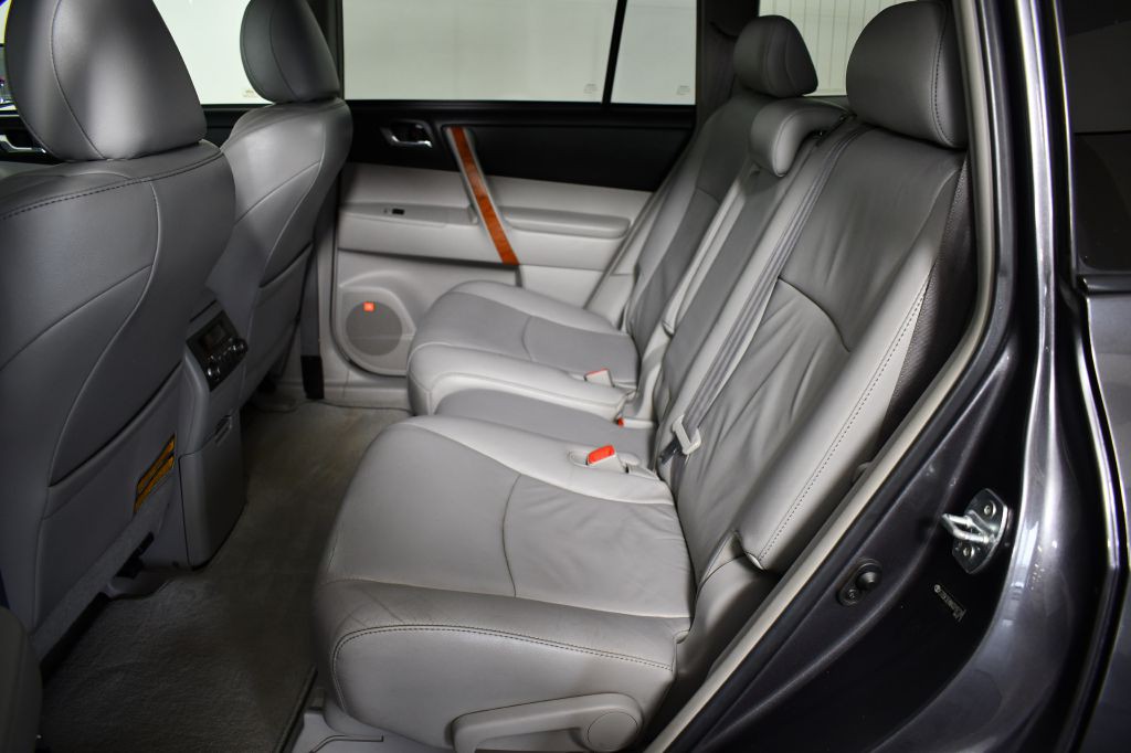 2010 Toyota Highlander Image 21