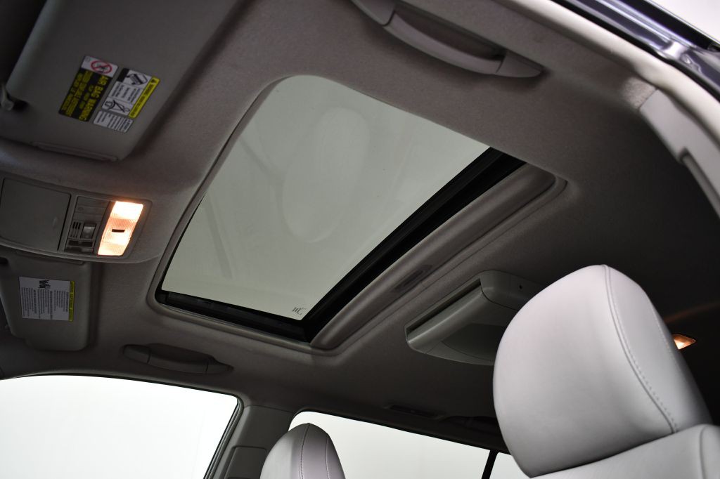 2010 Toyota Highlander Image 26