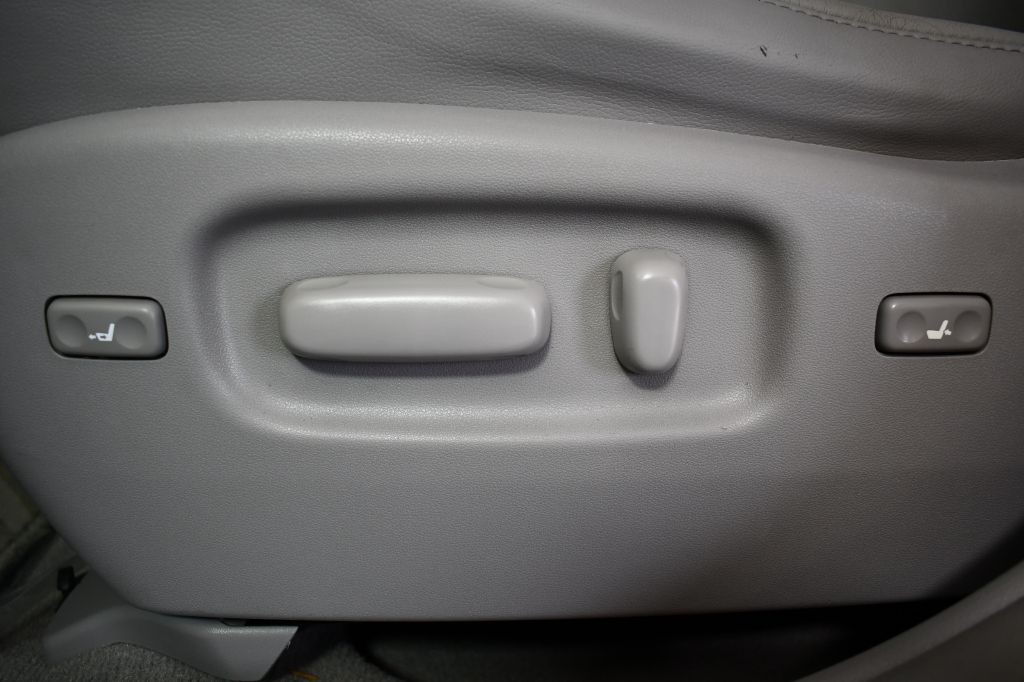 2010 Toyota Highlander Image 27