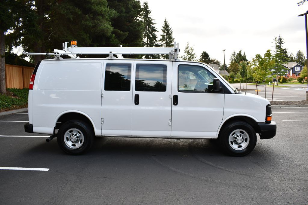 2016 Chevrolet Express Image 5