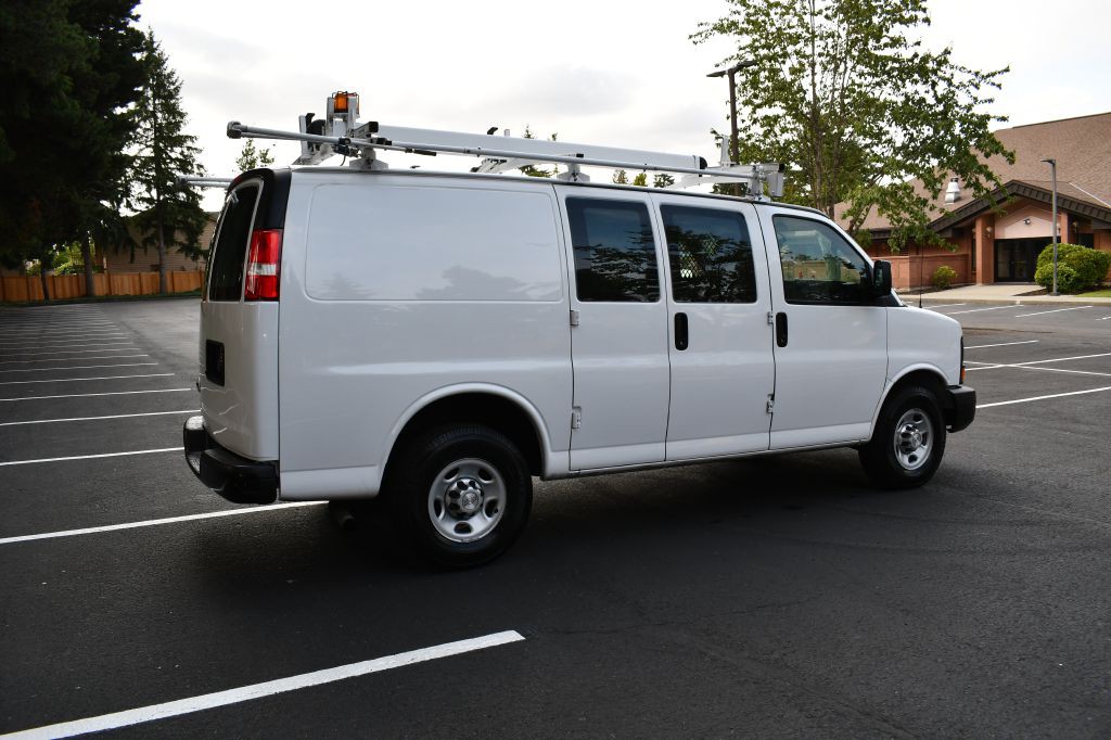 2016 Chevrolet Express Image 6