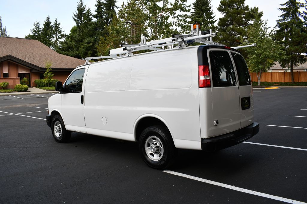 2016 Chevrolet Express Image 10