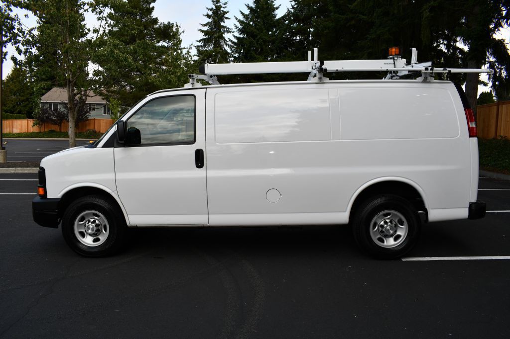 2016 Chevrolet Express Image 11