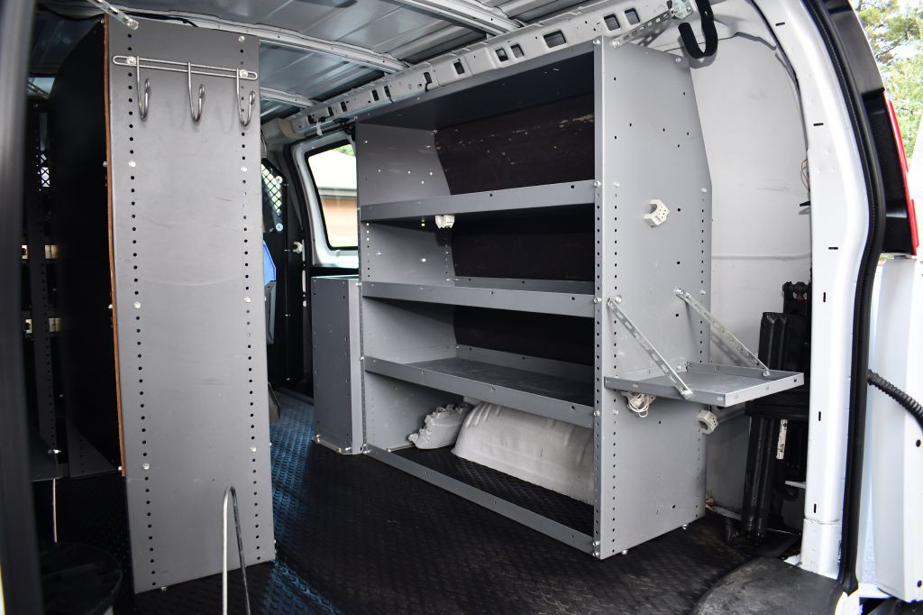 2016 Chevrolet Express Image 18