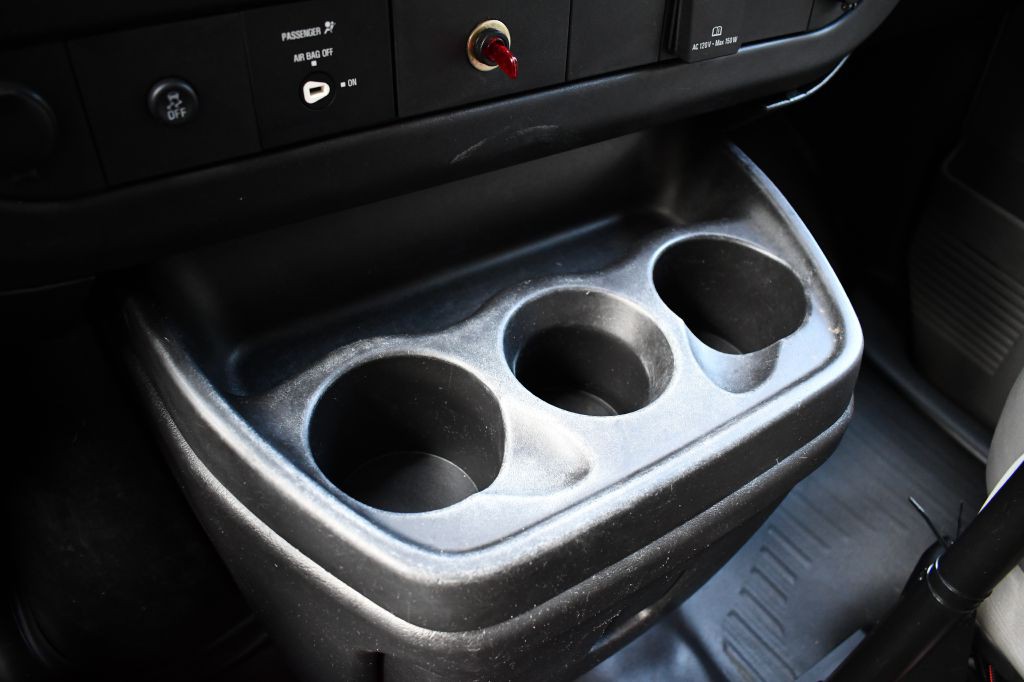 2016 Chevrolet Express Image 37