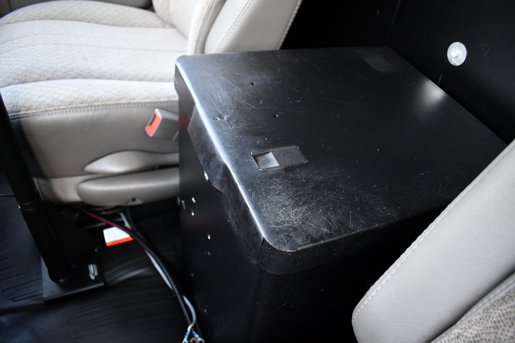 2016 Chevrolet Express Image 39