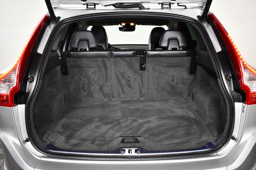 2015 Volvo XC60 Image 12