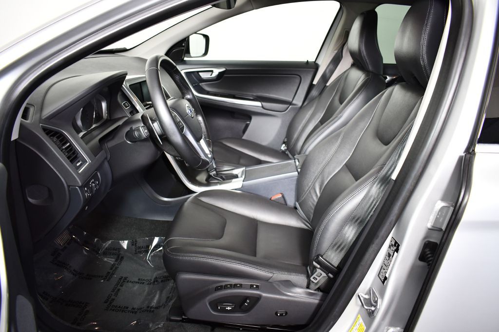 2015 Volvo XC60 Image 19