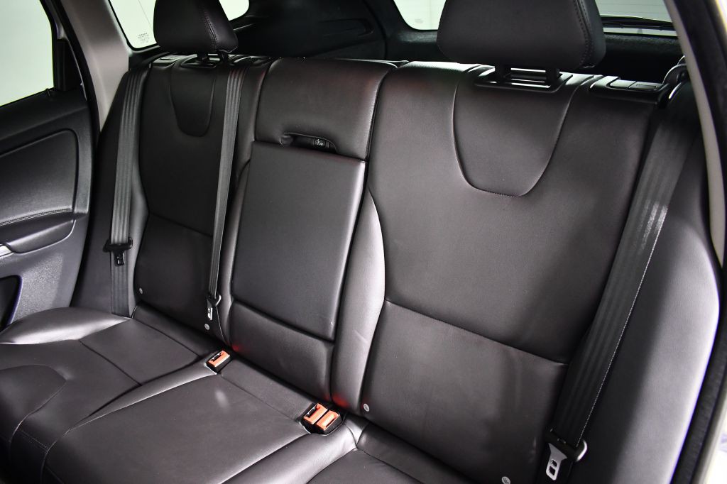 2015 Volvo XC60 Image 27