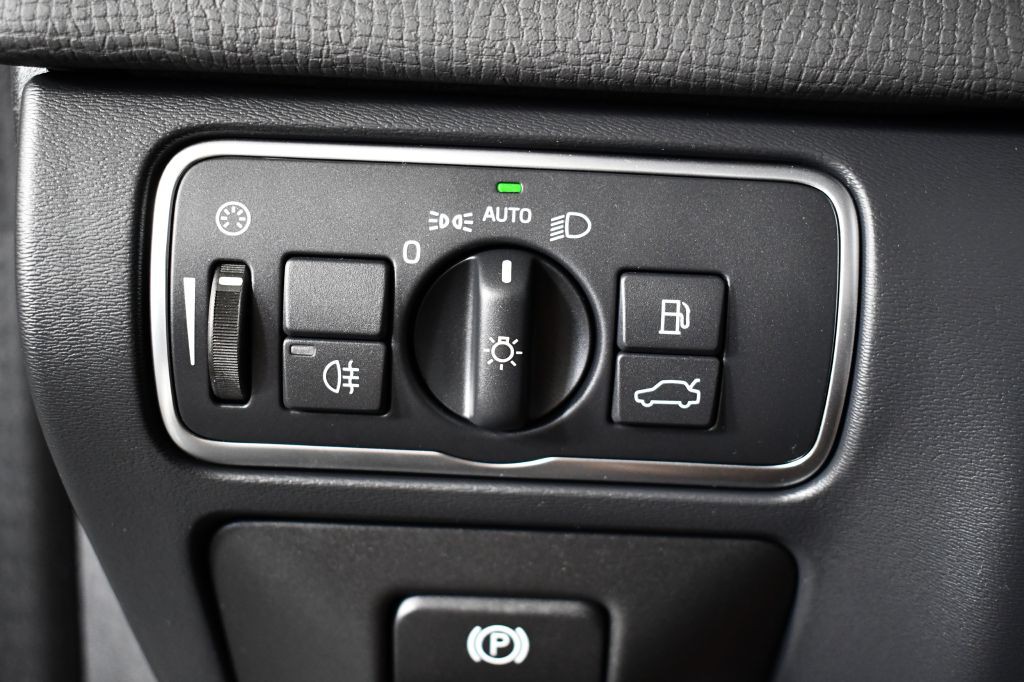 2015 Volvo XC60 Image 42