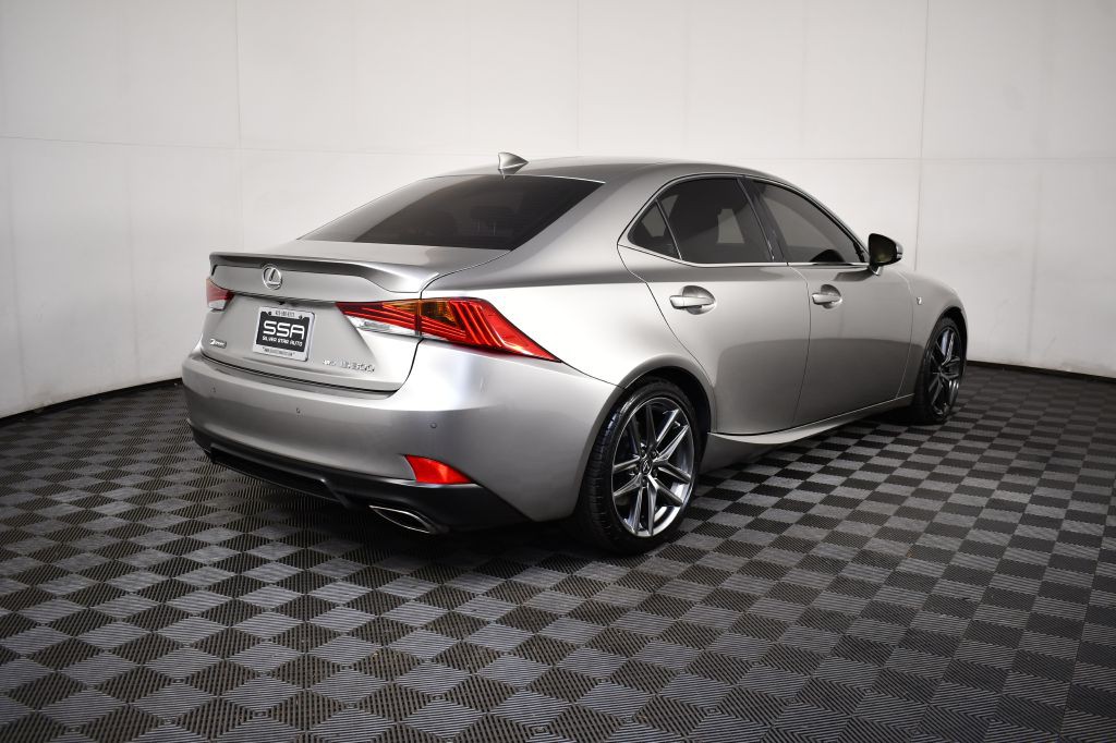 2020 Lexus IS Image 7