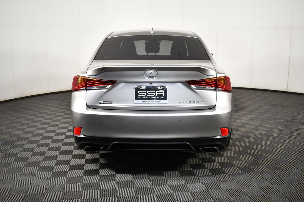2020 Lexus IS Image 8