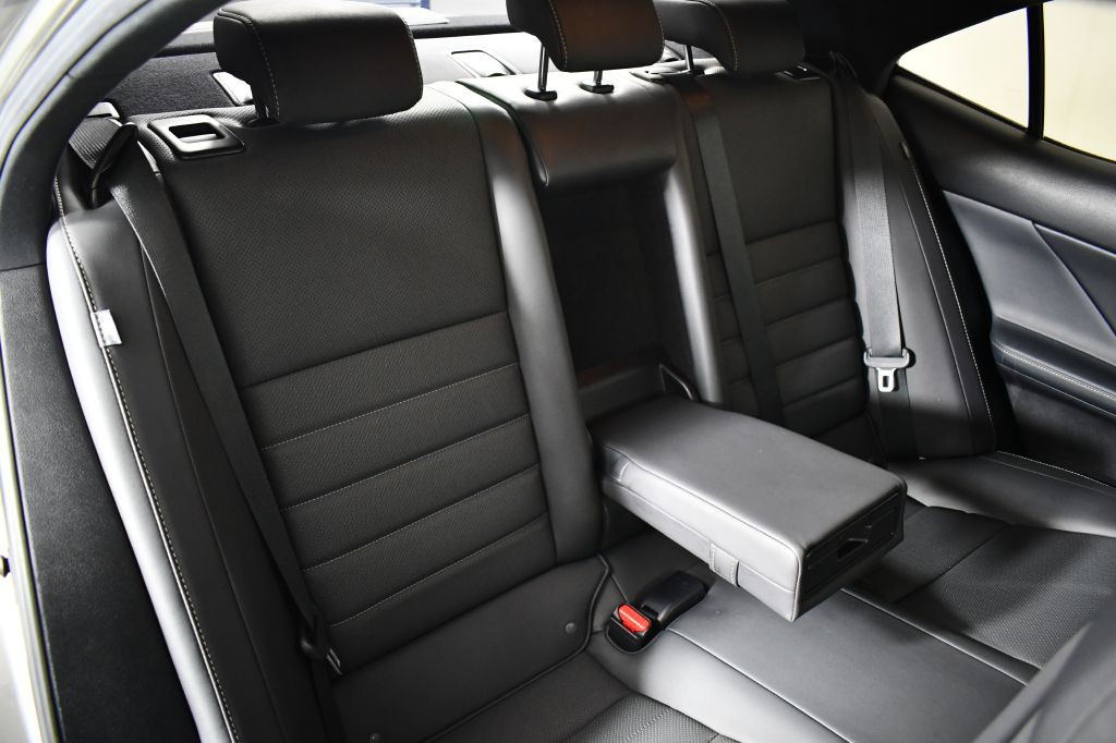 2020 Lexus IS Image 23